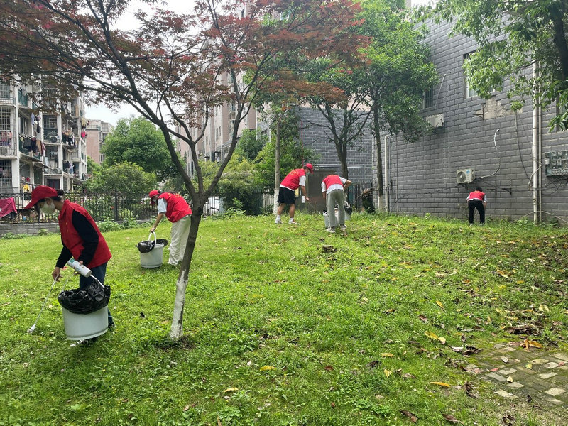 市衛(wèi)校開展愛國衛(wèi)生月“大清掃、大撿拾、大宣傳”志愿活動