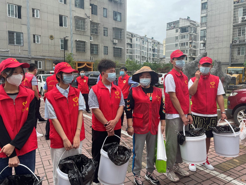 市衛(wèi)校開展愛國衛(wèi)生月“大清掃、大撿拾、大宣傳”志愿活動